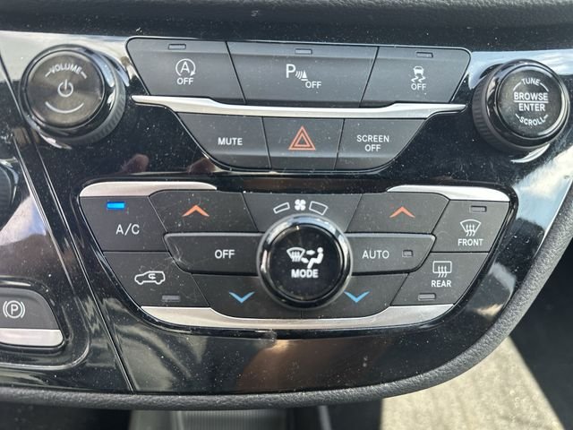 Used 2018 Black Chrysler Limited image 38