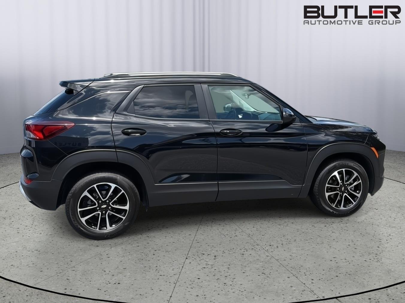 Used 2025 Mosaic Black Metallic Chevrolet LT image 7