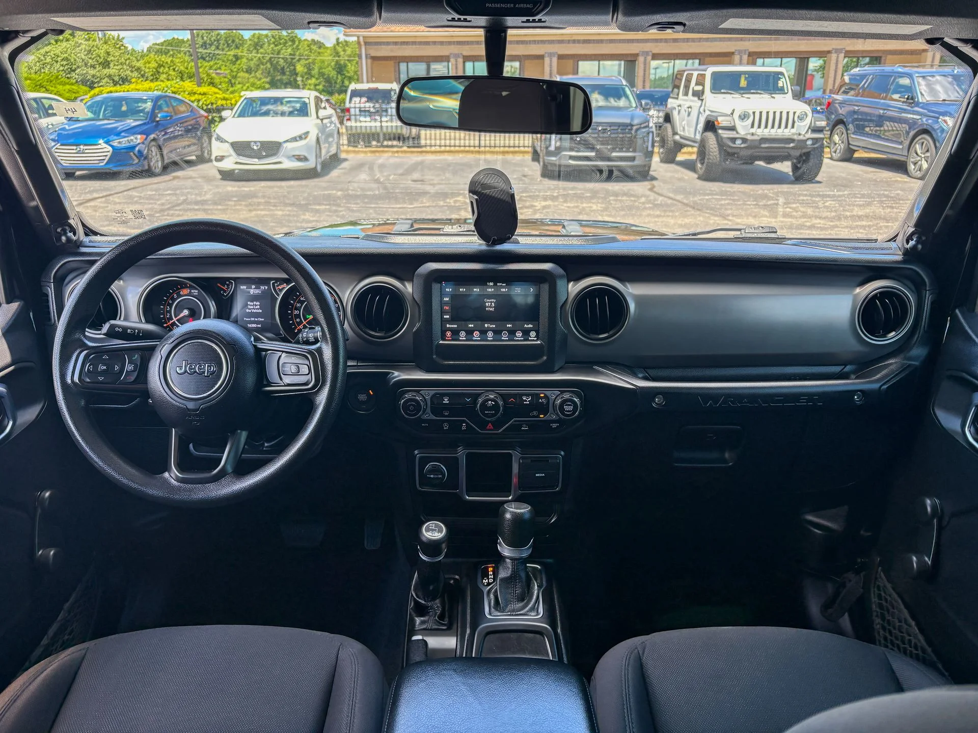Used 2022 Black Jeep  image 2