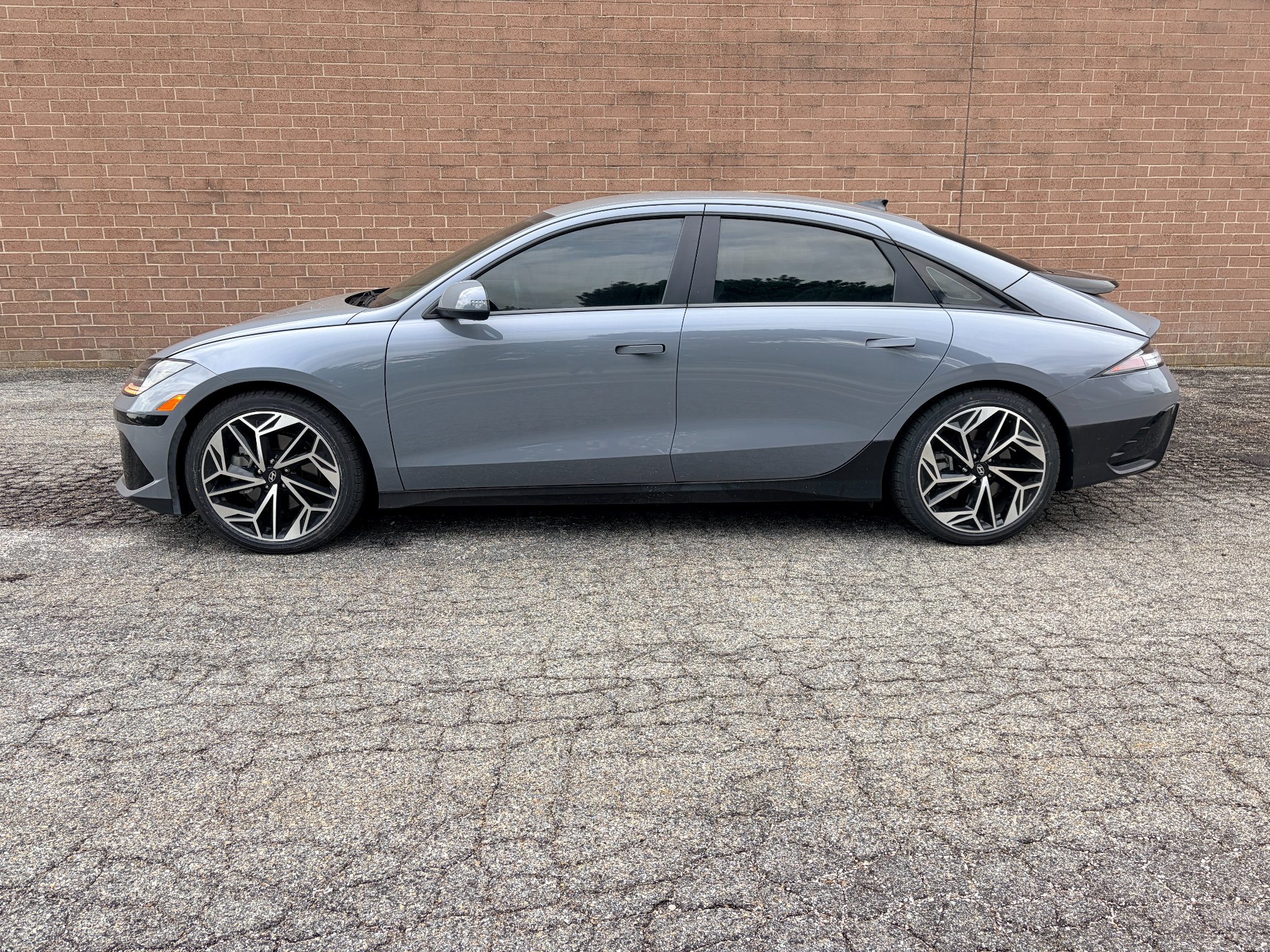 Used 2023 Transmission Blue Hyundai SEL image 2