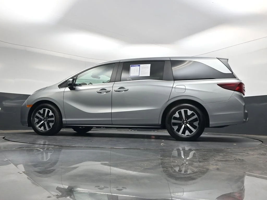 Used 2025 Solar Silver Metallic Honda EX-L image 43