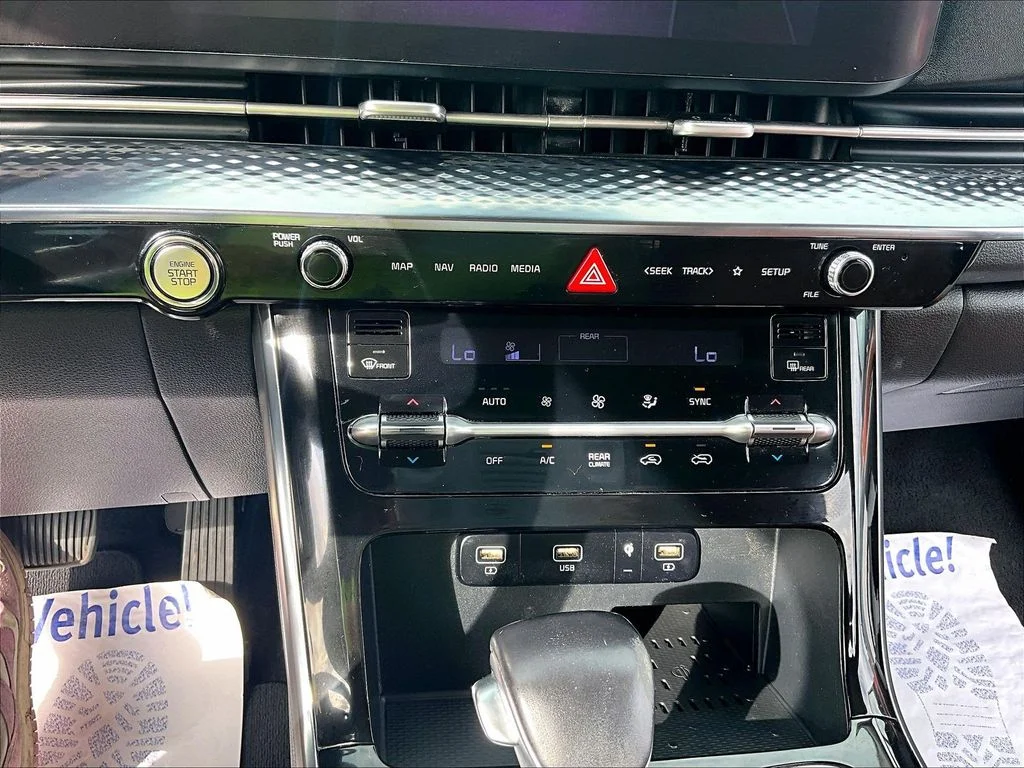 Used 2022 White Kia SX Prestige image 32