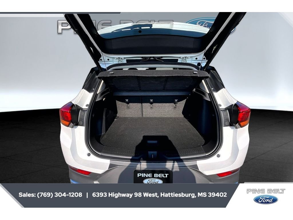 Used 2023 White Frost Tricoat Buick Essence image 21