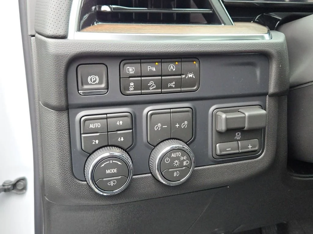 2026 Chevrolet Suburban High Country - Photo 28