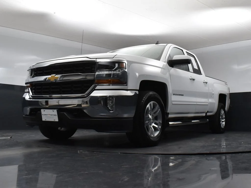Used 2019 Summit White Chevrolet LT image 33