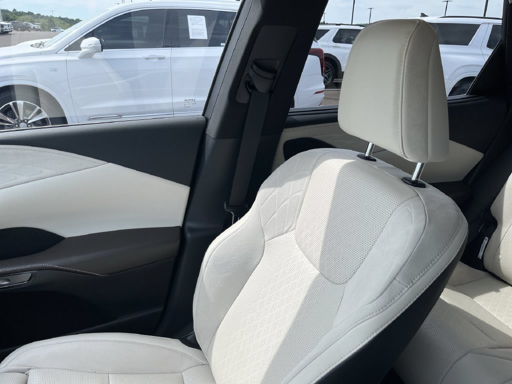 Used 2023 Silver Lexus 350 Luxury image 23