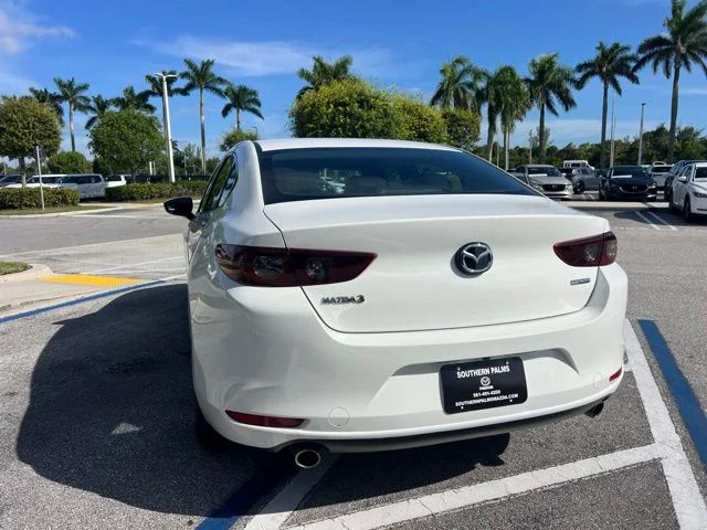 Used 2020 White Mazda  image 16