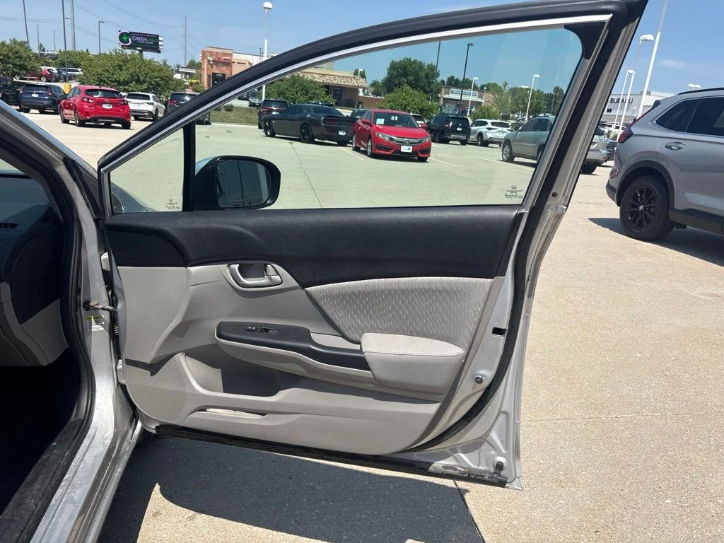 Used 2014 Silver Honda LX image 21