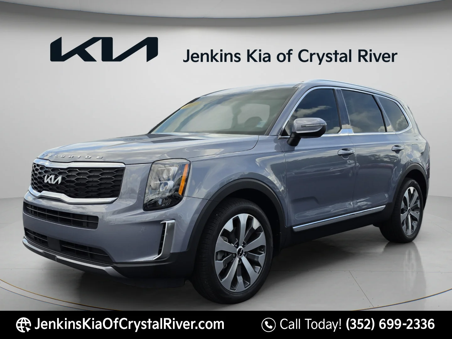 Used 2022 Everlasting Silver Kia EX image 10