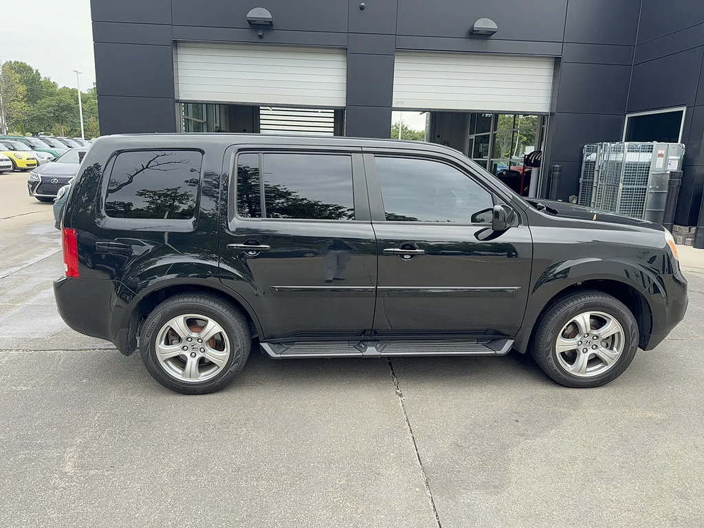 Used 2015 Crystal Black Pearl Honda EX image 4