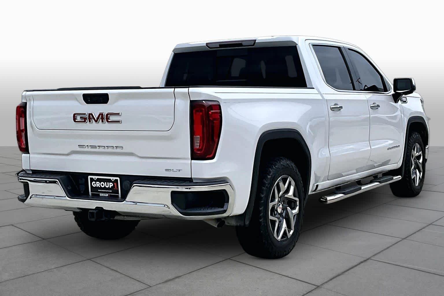 Used 2022 White Frost Tricoat GMC SLT image 13