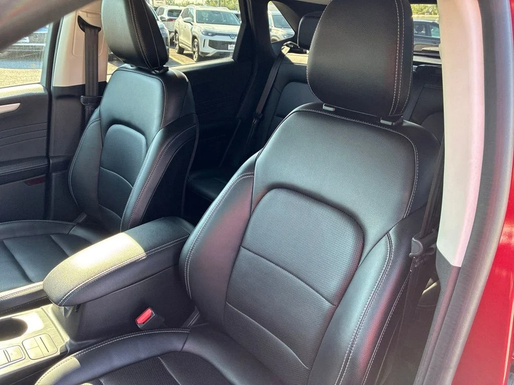 Used 2022 Red Ford SEL image 14