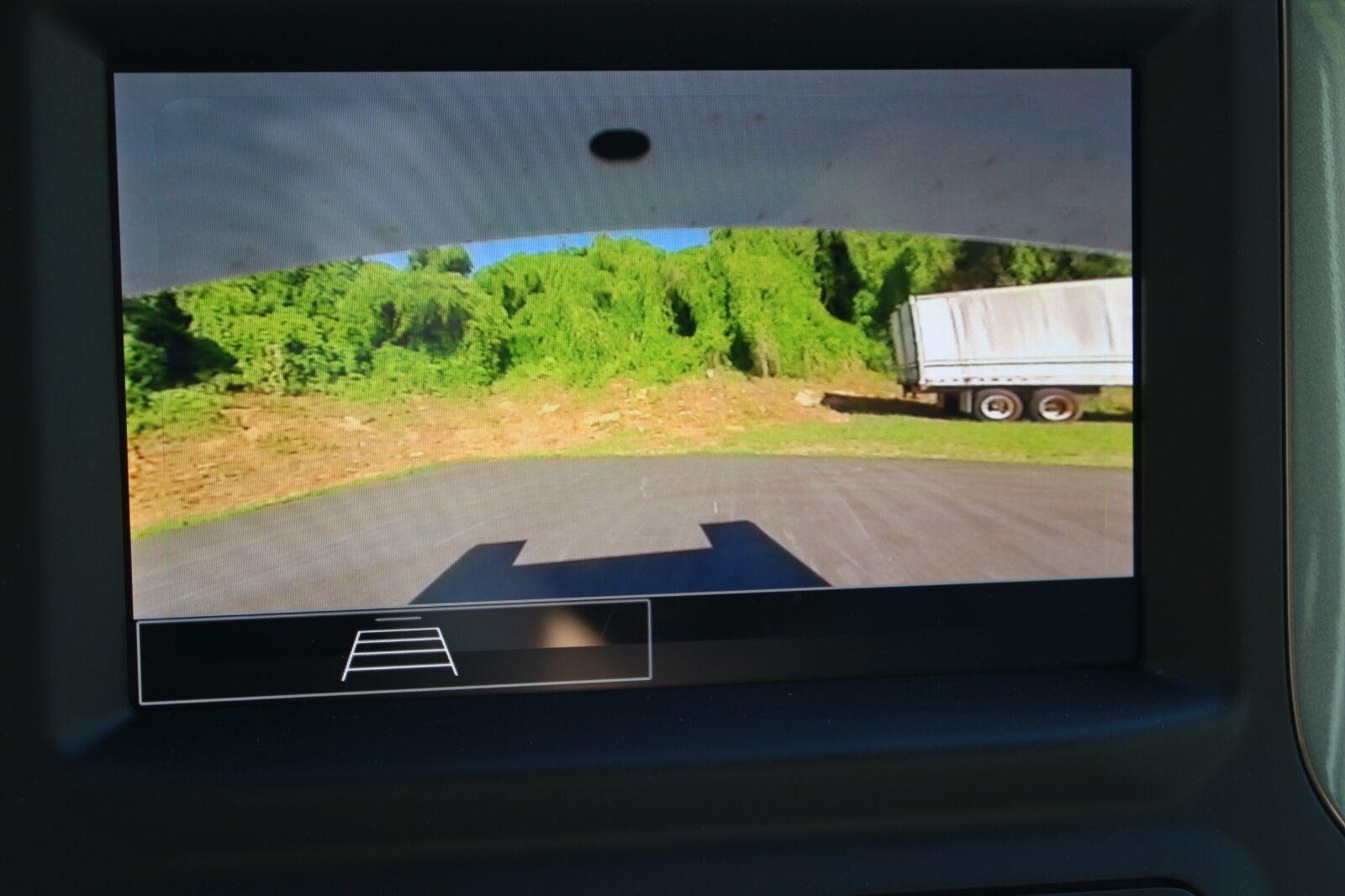 New 2026 Summit White Chevrolet WT image 27