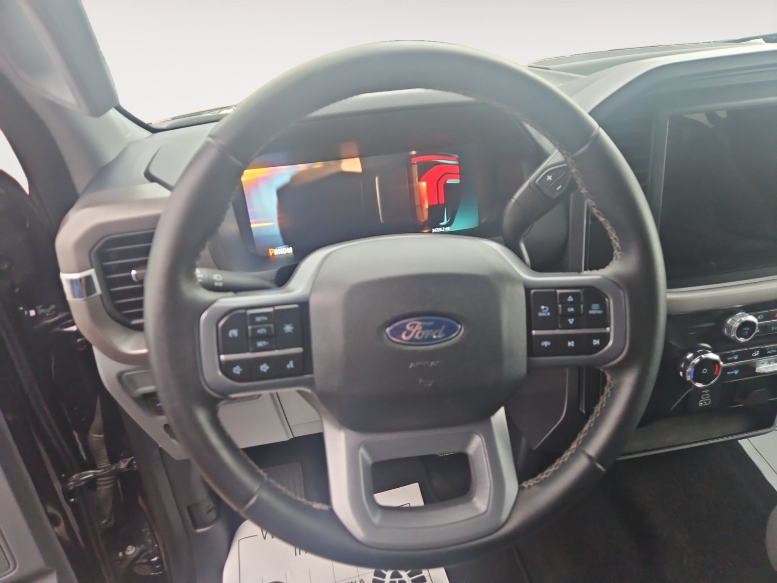 Used 2025 Black Metallic Ford XLT image 12
