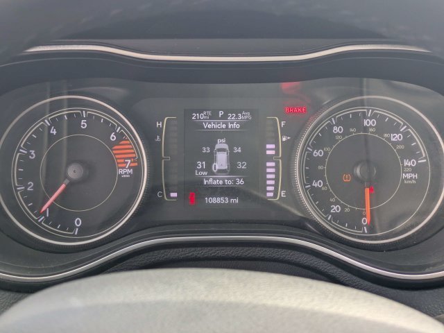 Used 2019 White Jeep Latitude Plus image 31