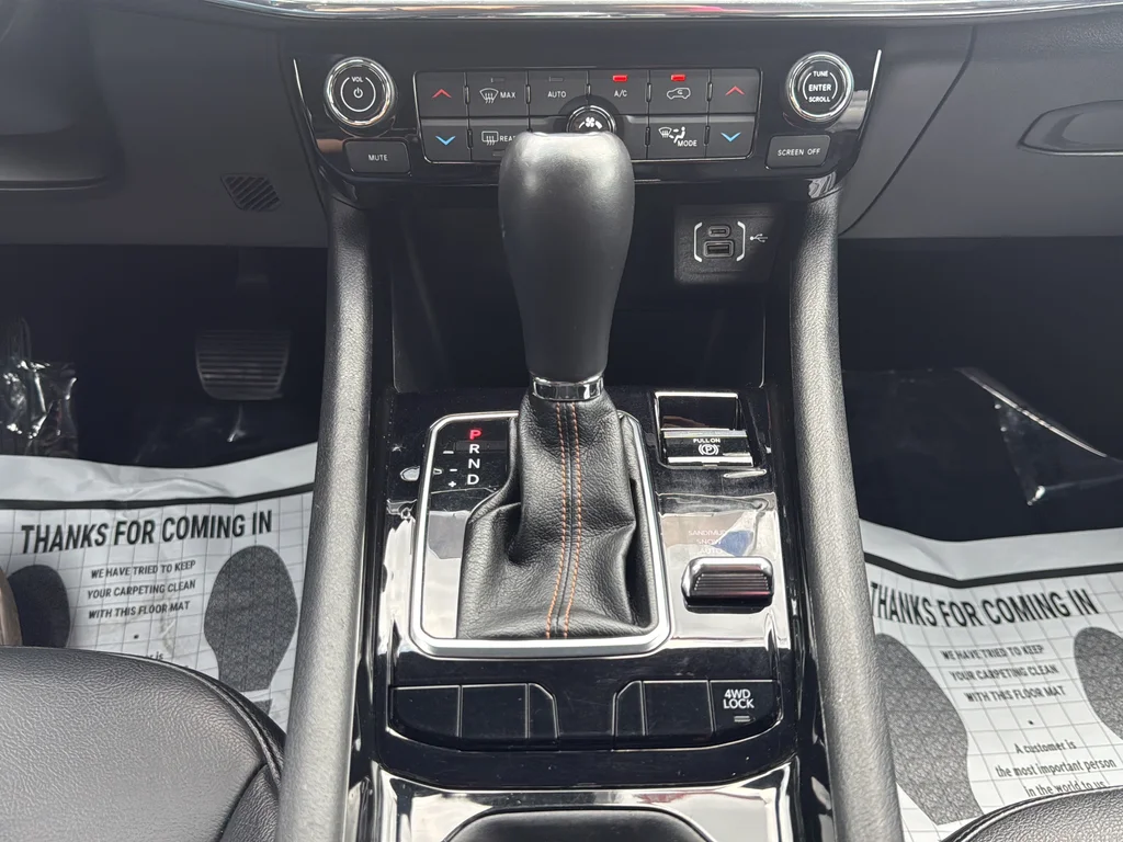 Used 2022 Red Jeep Limited image 21