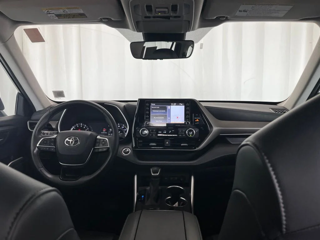 Used 2020 Gray Toyota XLE image 10