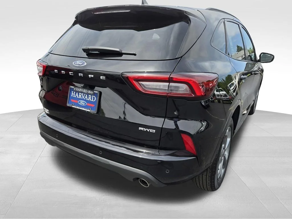 Used 2023 Agate Black Metallic Ford ST-Line image 4