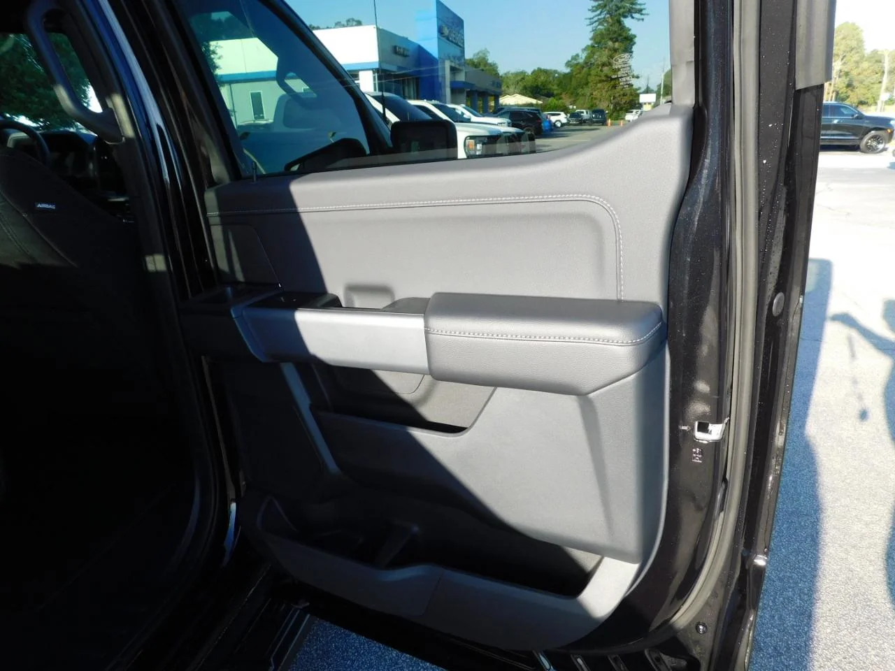 New 2026 Agate Black Metallic Ford XLT image 13