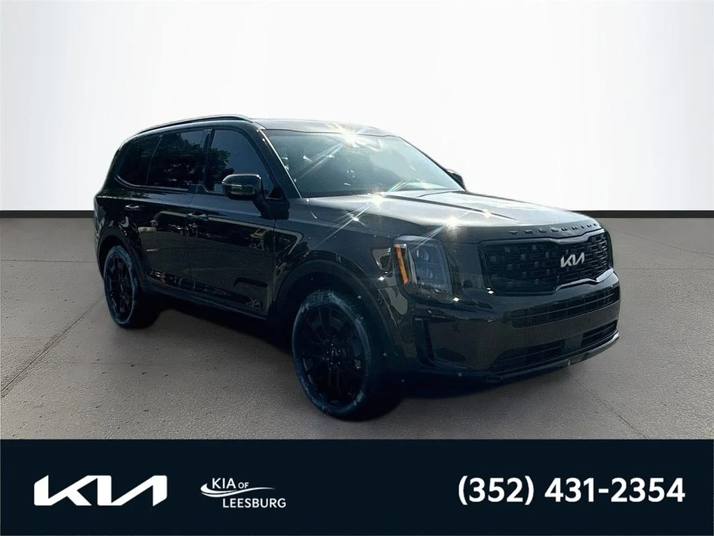 Certified Used 2022 Green Kia EX image 1