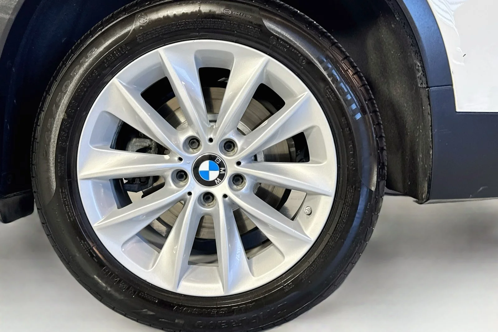 Used 2016 Alpine White BMW xDrive28i image 30