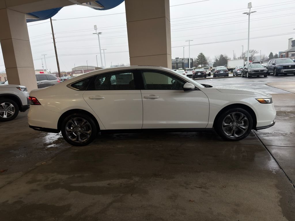 Used 2026 White Honda EX-L image 6