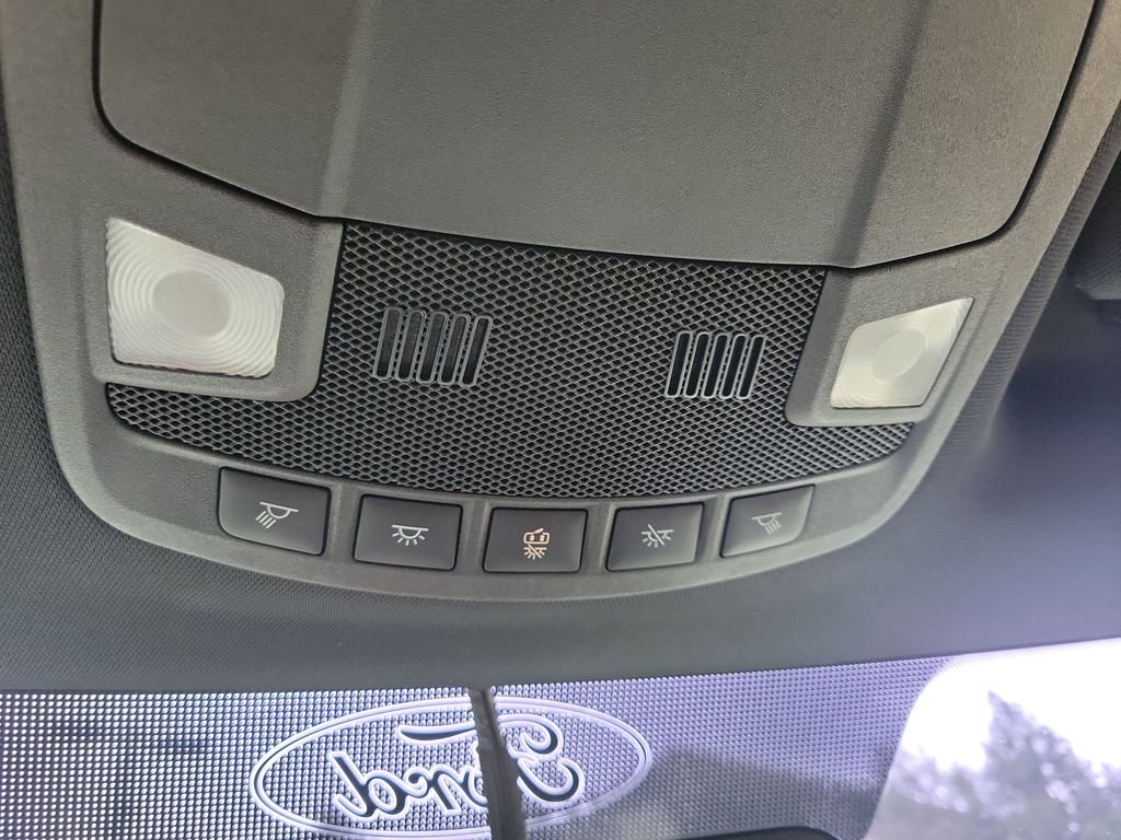 Used 2016 Gray Ford XLT image 35