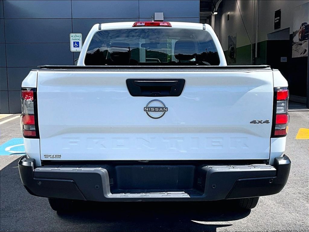 Used 2022 White Nissan S image 5