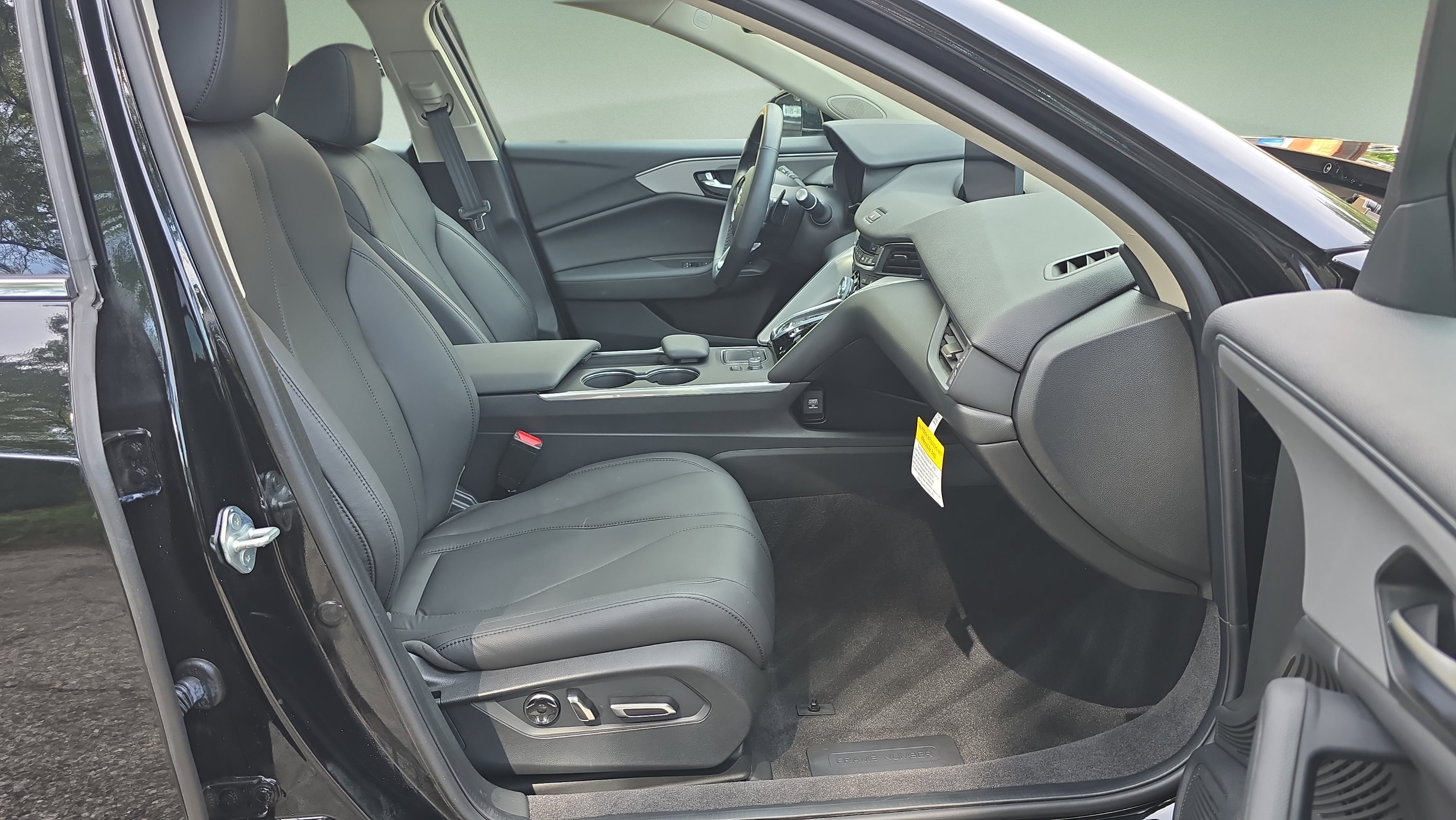 Certified Used 2023 Majestic Black Pearl Acura  image 42