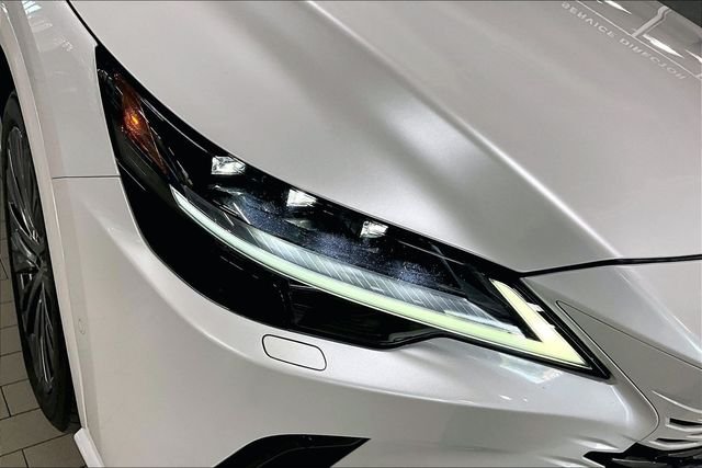 Used 2023 White Lexus 350 Luxury image 26