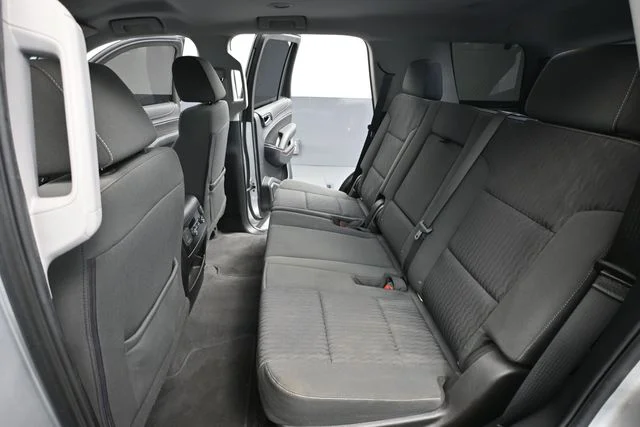 Used 2020 Silver GMC SLE image 31