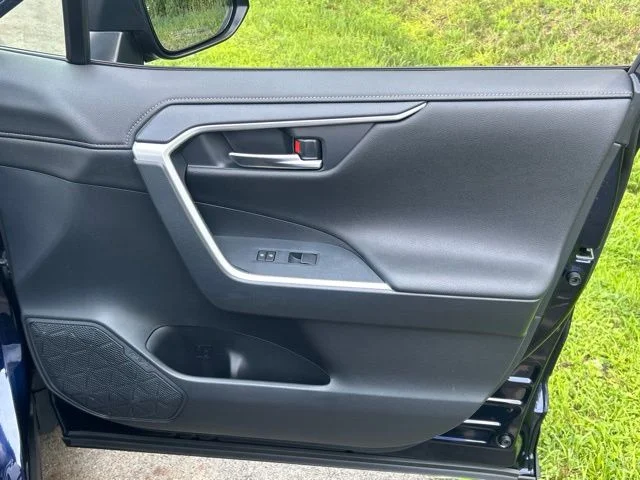 Used 2019  Toyota Limited image 38