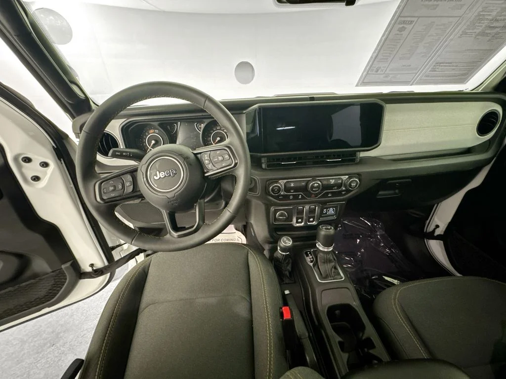 Used 2025 White Jeep Sport S image 21