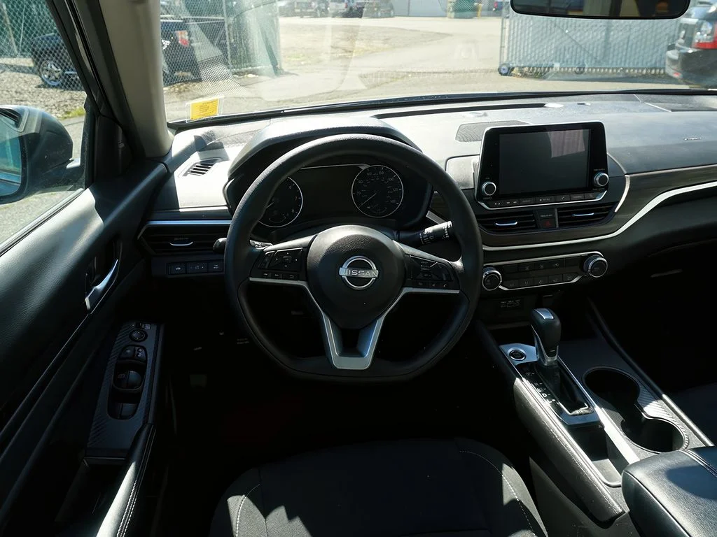 2025 Nissan Altima SV - Photo 24