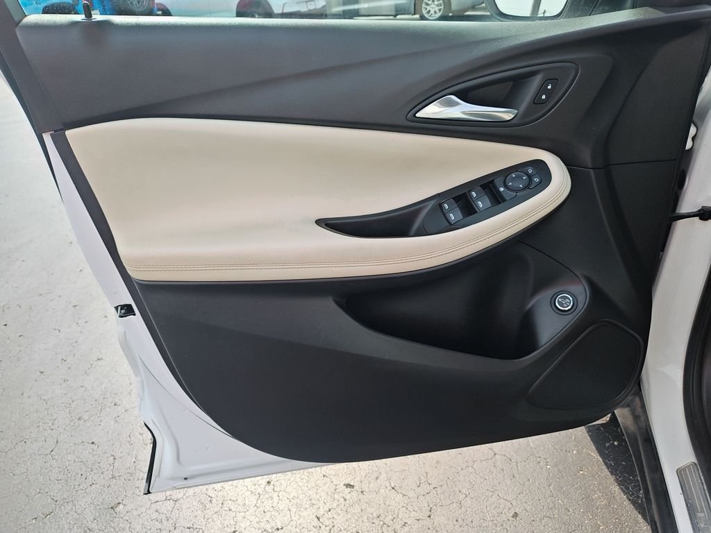 Used 2022 White Buick Select image 12