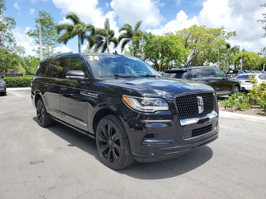 Certified Used 2024 Black Lincoln Reserve image 30