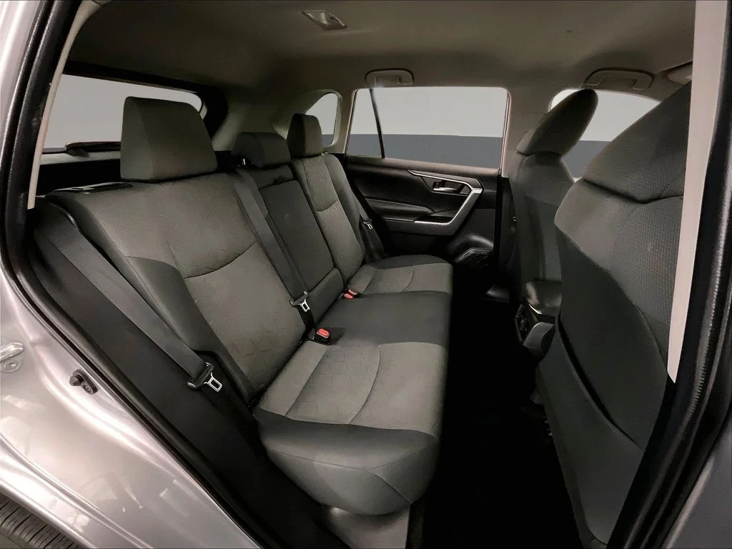 Used 2020 Silver Toyota XLE image 31