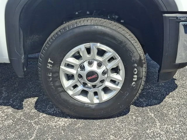 New 2026 Summit White GMC Pro image 7