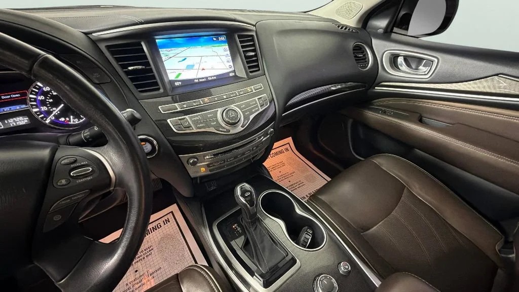 Used 2019 White INFINITI LUXE image 19
