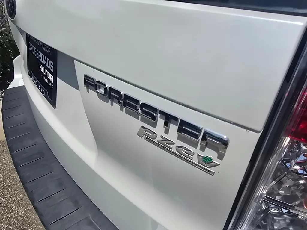 Used 2013 Satin White Pearl Subaru 2.5X image 8