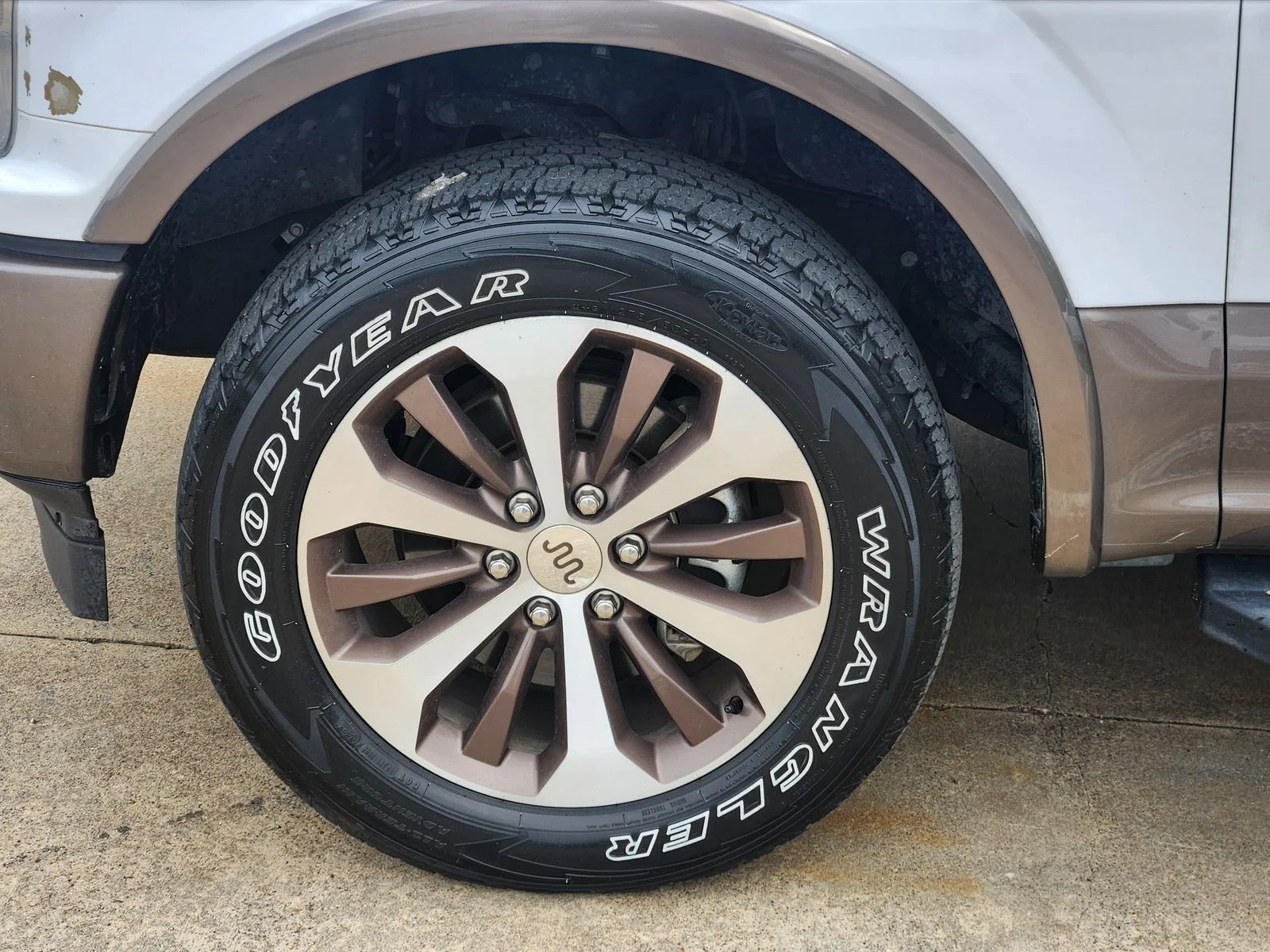 Used 2020 White Ford King Ranch image 9