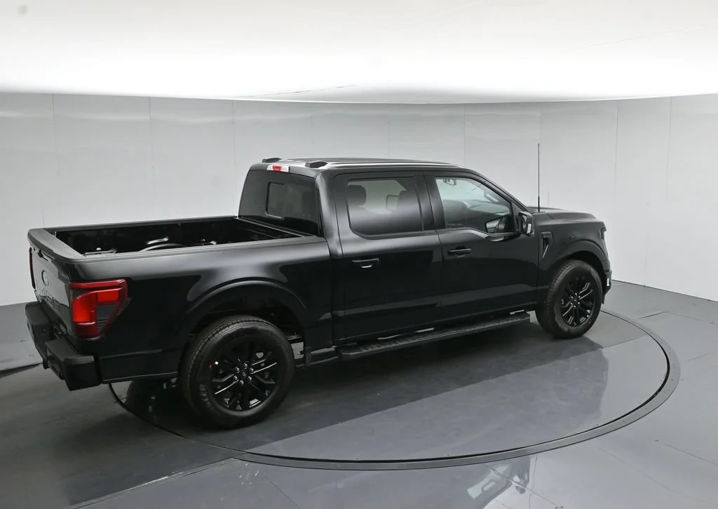 New 2026 Agate Black Metallic Ford XLT image 44