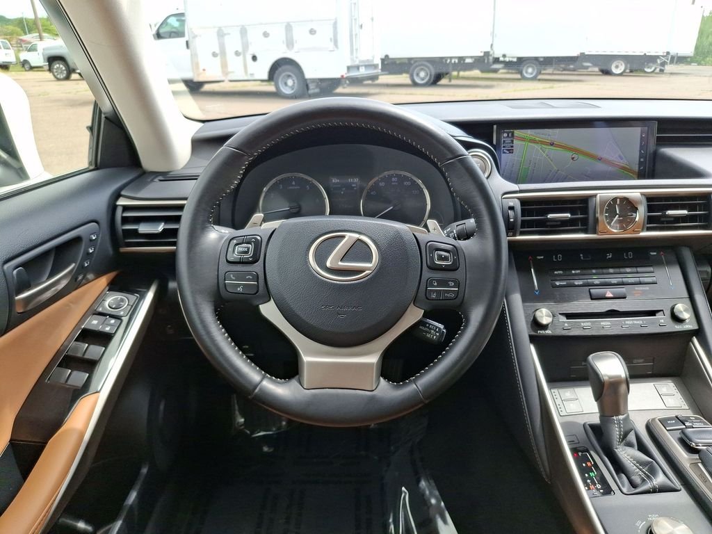 Used 2018 White Lexus 300 image 11