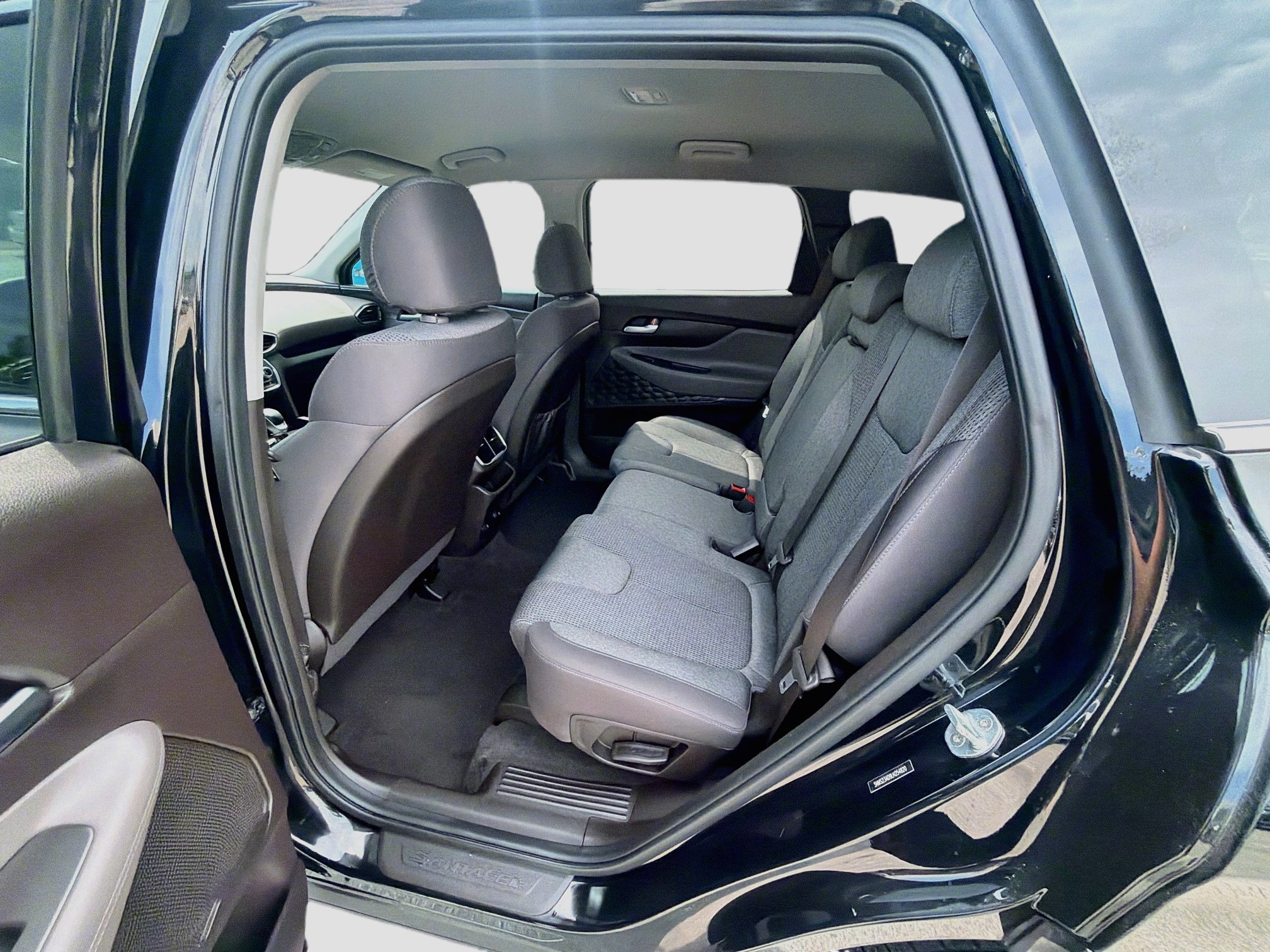 Used 2020 Twilight Black Hyundai SE image 21