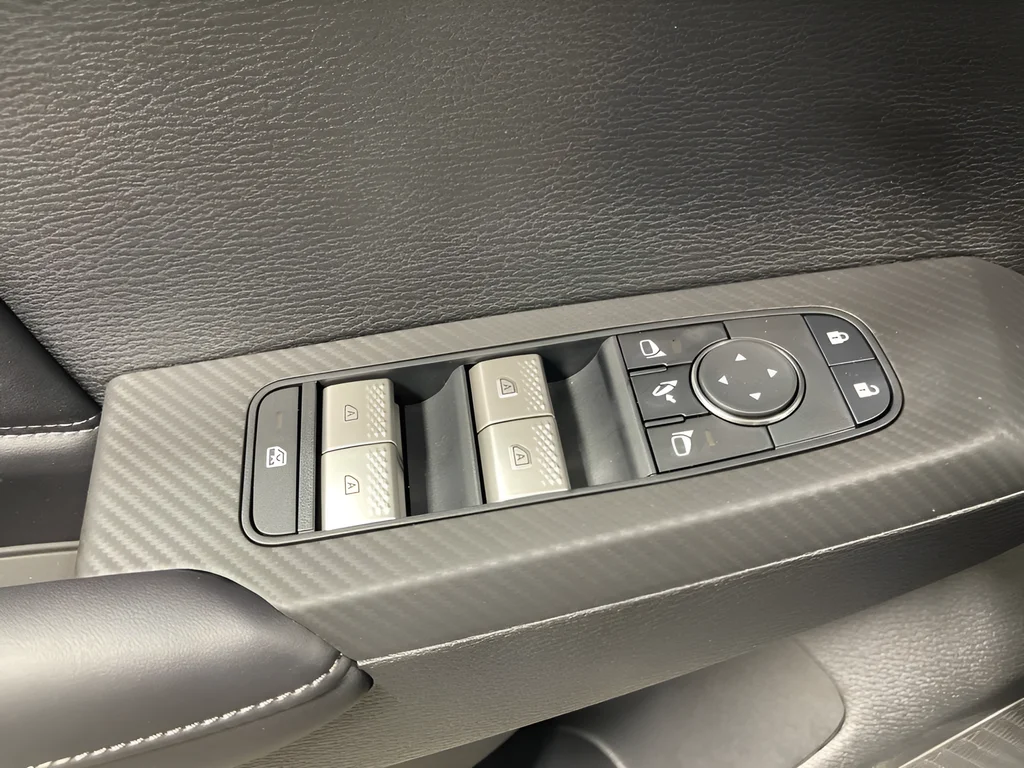 New 2026 Graphite Gray Mitsubishi SEL image 22