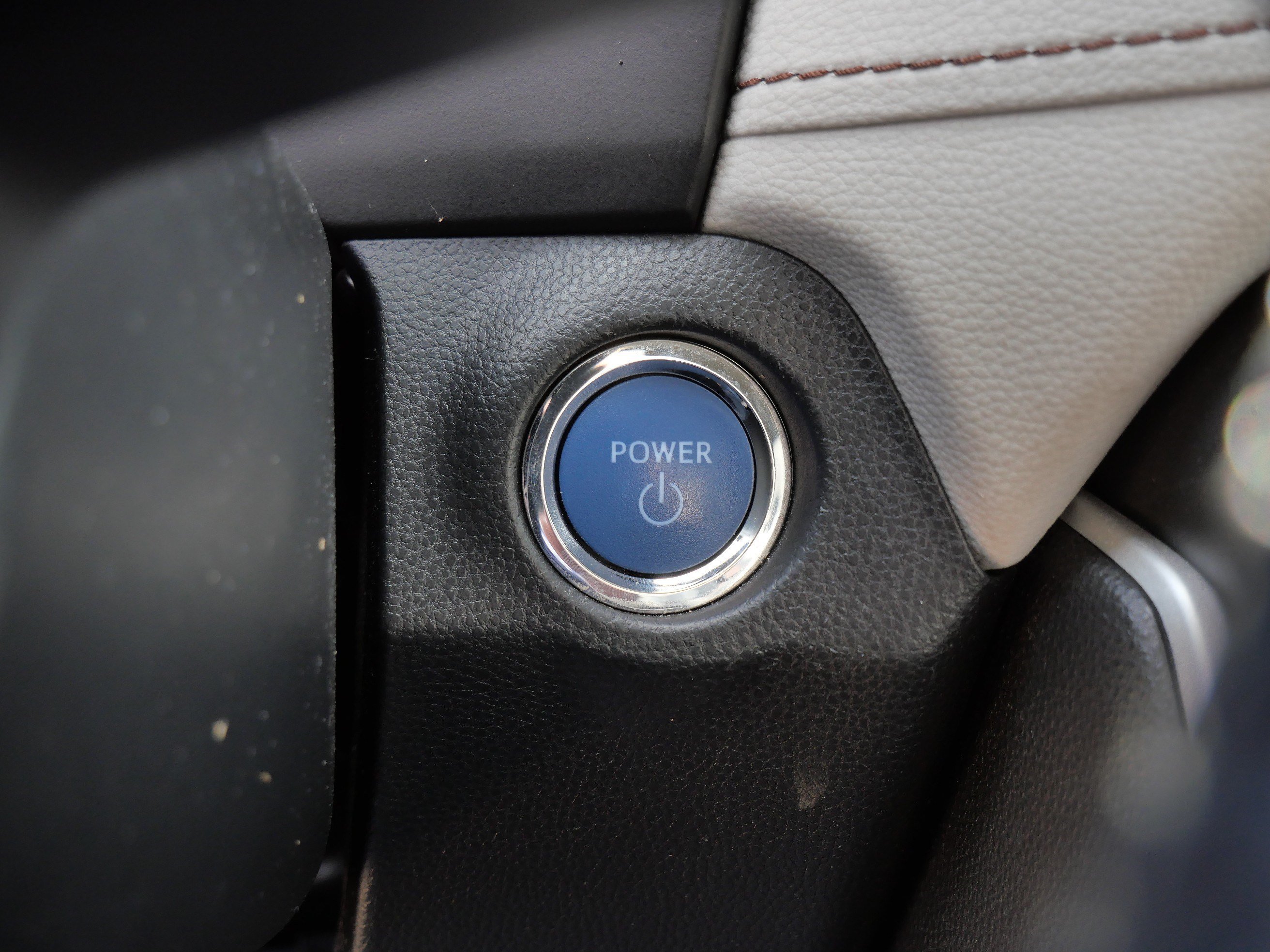 Certified Used 2022 Lunar Rock Toyota Hybrid XLE image 29