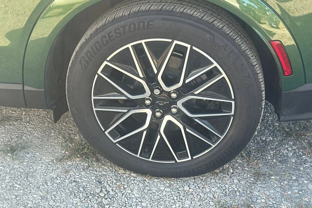 Used 2025 Green Metallic Ford Premium image 4