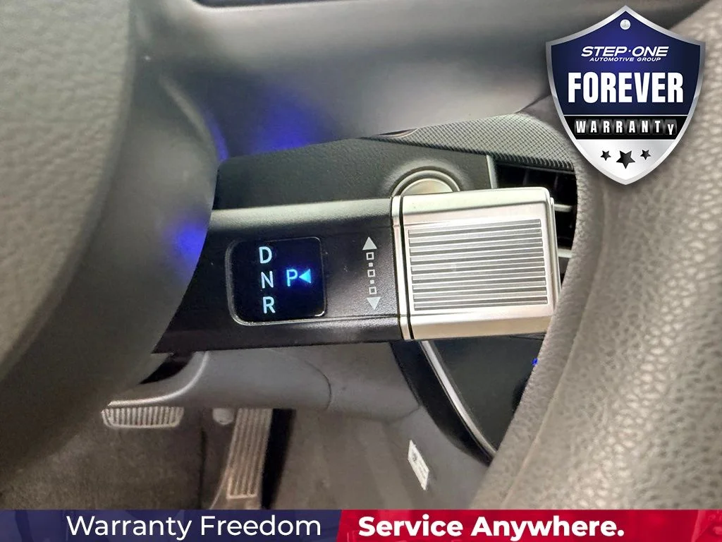 Used 2025 Gray Hyundai SEL image 27