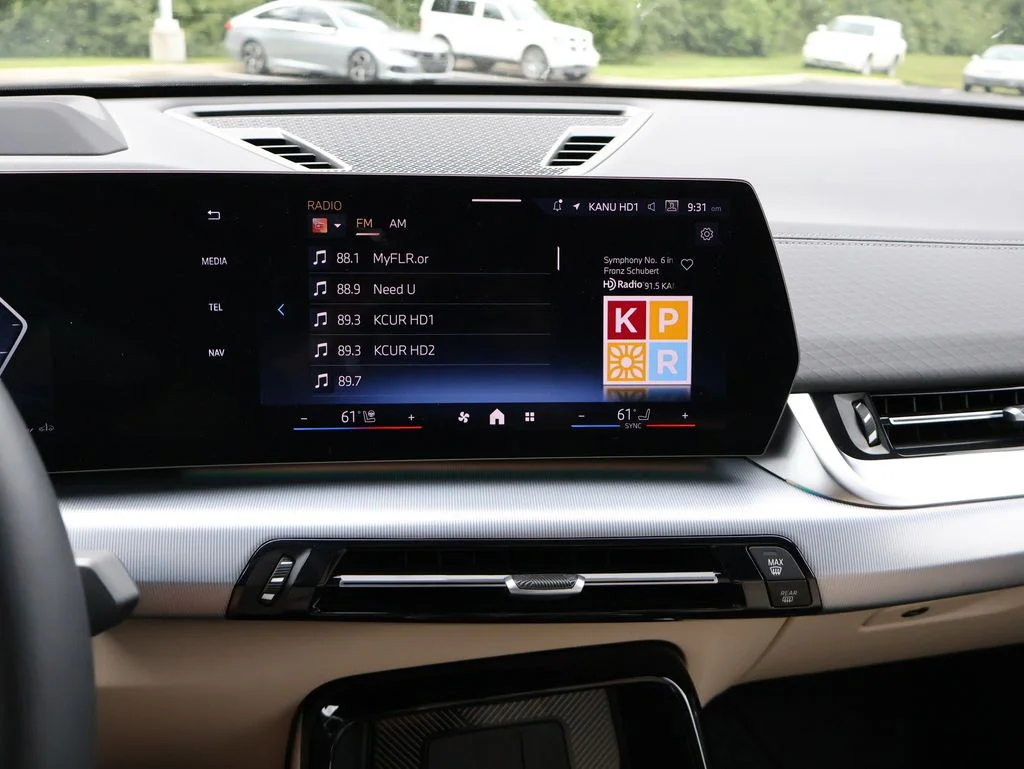 Used 2025 Gray BMW xDrive28i image 23