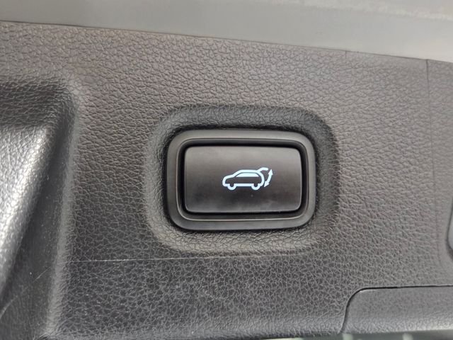 Used 2023 Gray Hyundai SEL image 13